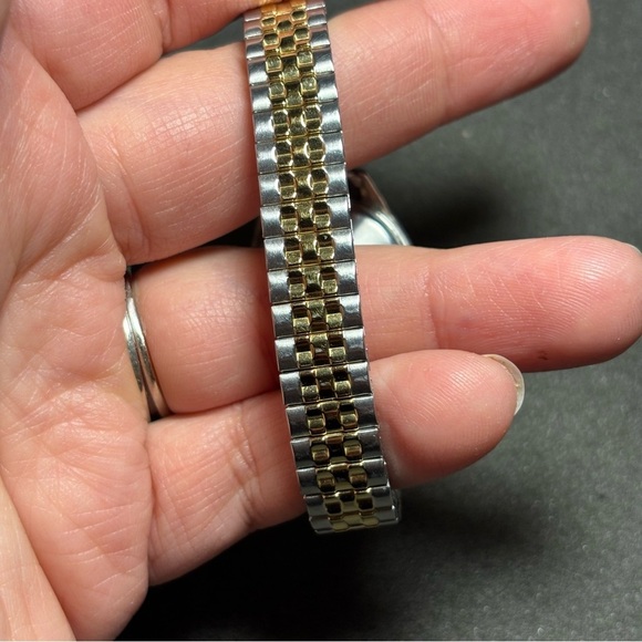 Timex Indiglo Ladies Quartz Watch Date Just White Dial Silver Gold Tone Working - Picture 3 of 9